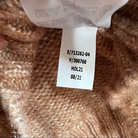 NWT Banana Republic Cozy Oversized Turtleneck Camel Sweater Size XS - Picture 6 of 7
